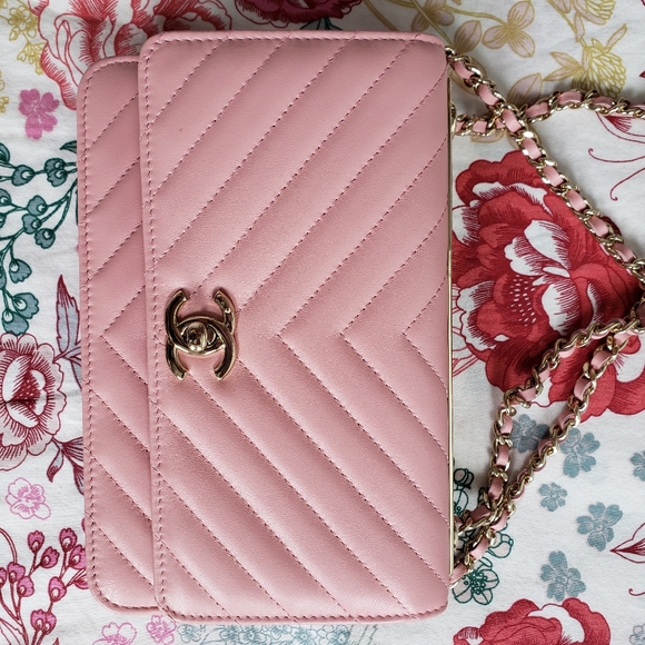 Chanel Mini O light pink handbag gold handle bar - Picture 5 of 10